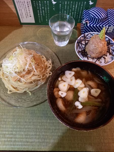 「鴨汁つけそばtoトロたくちらし￥1180」@らーめん 鴨to葱の写真