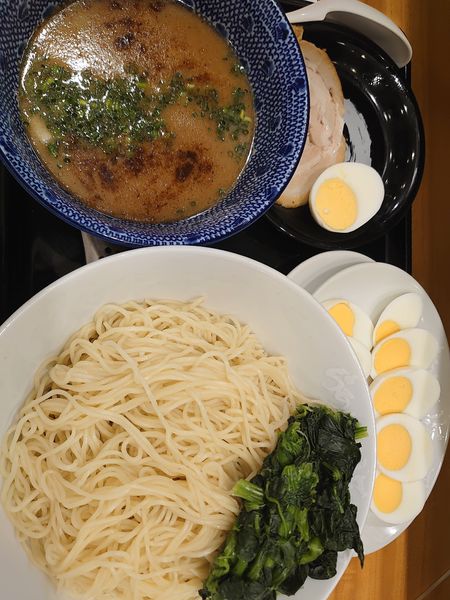 「豚そばつけ麺+ほうれん草、スラ玉(1100円)」@らあめん花月嵐 所沢駅前店の写真