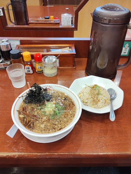 「背脂生姜ラーメン+半チャーハンセット　980円」@ラーチャン専門 我武者羅 橋本店の写真