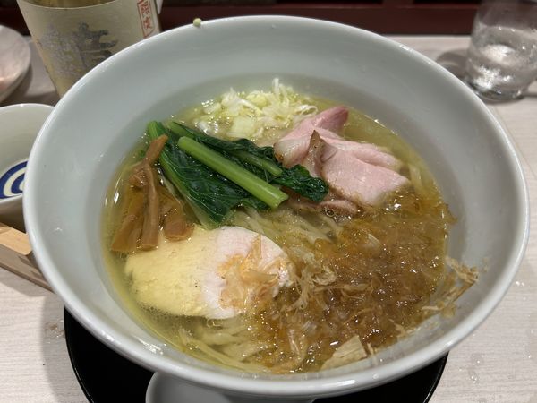 「【限定】新麦手揉み塩拉麺1100円＋冷酒&他いろいろ」@柳麺 呉田-goden-の写真