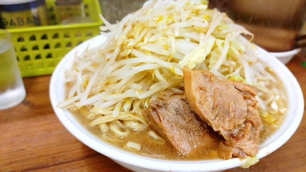 「大ラーメン・ネギ（ヤサイカラメ）￥９５０」@ラーメン二郎 品川店の写真