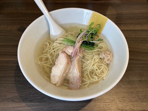「塩生姜らー麺」@塩生姜らー麺専門店MANNISHの写真