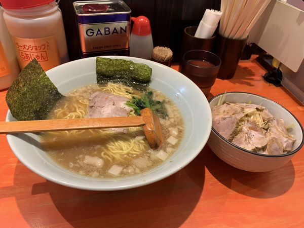 「朝ラーメン大盛り＋ネギチャーシュー丼」@ラーメンショップ椿 春日部南桜井店の写真
