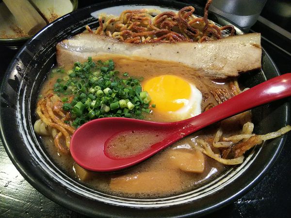 「目玉焼麺　（大盛り：無料）」@焼麺 劔の写真