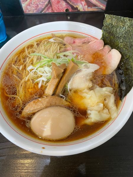 「特製中華そば（鶏×いりこ）醤油（大盛）」@らぁ麺すみれ堂の写真