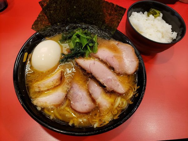 「チャーシュー麺　味玉　ライス」@ラーメン家 がんくろの写真