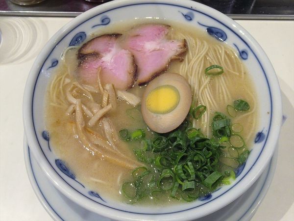「ラーメン（800円）」@らあめん英 本店の写真