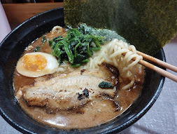 「黒ラーメン(890)」@breath food 川崎店の写真