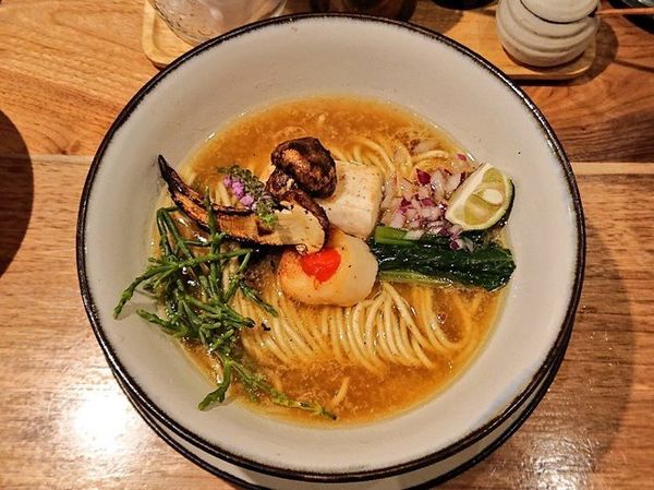 「松茸のらーめん 天然カンパチと帆立」@海老丸らーめんの写真