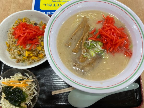 「とんこつラーメン　チャーハンセット」@パレードの写真