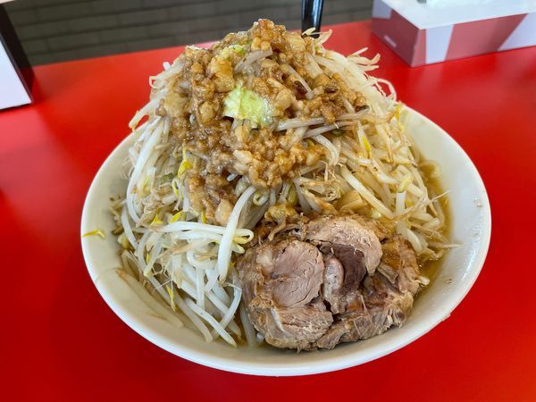 「中ラーメン　麺量300g」@立川マシマシ 小山店の写真