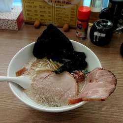 こってり塩ラーメン　チャーシュー1枚増し　無料小ご飯ジャスト10