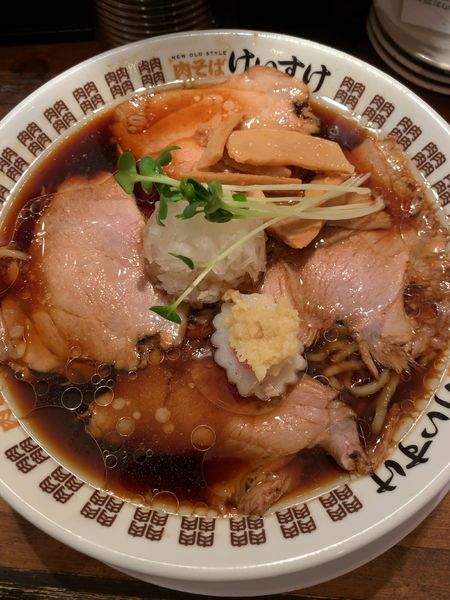 「肉そば醤油（880円）」@NEW OLD STYLE 肉そば けいすけの写真