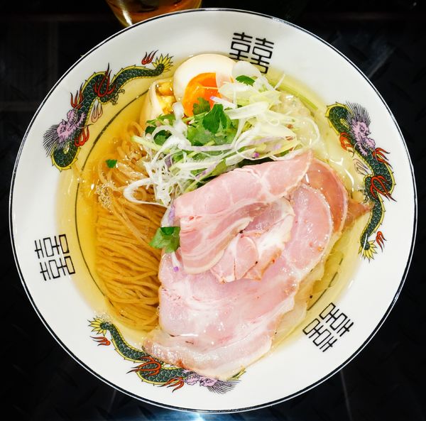 「特選塩ラーメン＋ビール」@トーキョーニューミクスチャーヌードル 八咫烏 CHIKARABOの写真