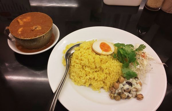 「赤い鶏カレー・ライス山盛」@カレーは飲み物。秋葉原店の写真