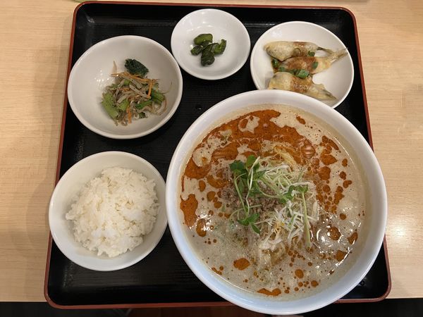 「ランチB 坦々麺セット870円+デザート100円」@金の鶏の写真