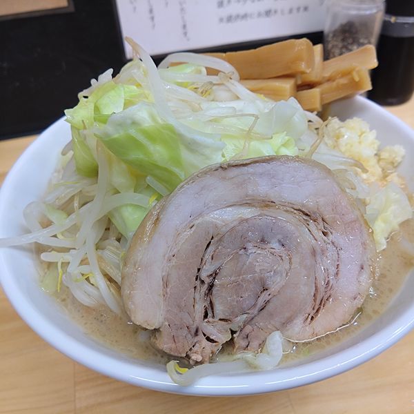 「豚骨醤油ラーメン1000円、極太メンマ200円」@豚骨ラーメン吟の写真