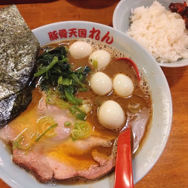 「豚骨天国790円、うずら100円、ごはん100円」@豚骨らーめん れんの写真