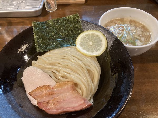 「濃厚煮干つけ麺(中盛り)・サーモンといくらの親子丼」@CLAM＆BONITO貝節麺RAIKの写真