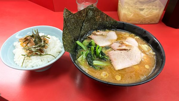 「チャーシュー麺　ライス」@ラーメン杉田家の写真