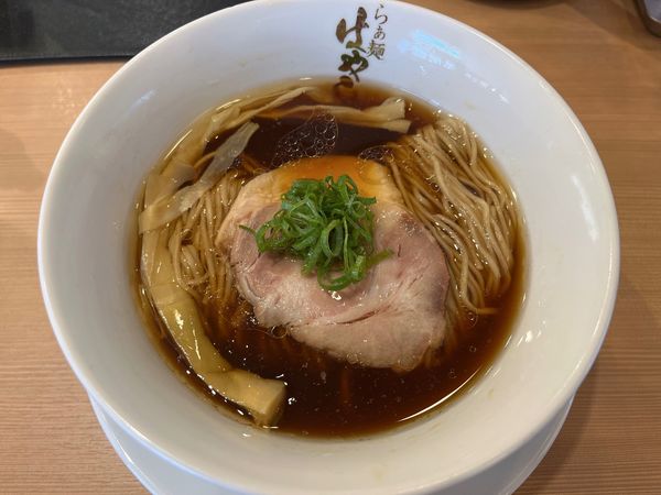 「醤油らぁ麺」@らぁ麺 はやし田 味の素スタジアム店の写真