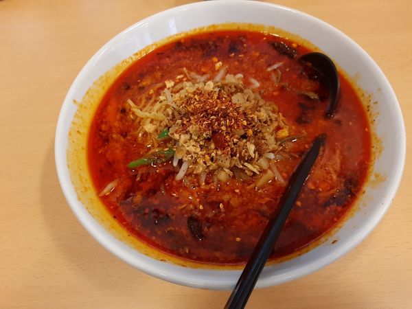 「天使担々麺超激辛大盛コーヒー付き660円税込」@天使担々麺の写真