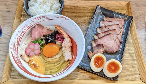 「ETM &吊し焼き豚」@えびそば 緋彩の写真