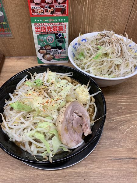 「味噌ラーメン並 ヤサイダブル 830円」@ジャンクガレッジ 新所沢店の写真