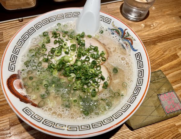 「博多ラーメン」@博多ラーメン でぶちゃん 高田馬場本店の写真