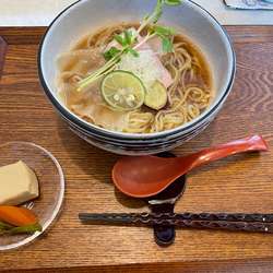 青唐辛子の鱧ワンタンそば