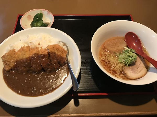 「カツカレー半ラーメンセット」@らーめん笑家の写真