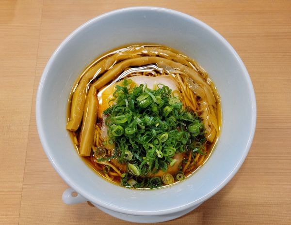 「醤油らぁ麺 + 九条ネギ + メンマ」@らぁ麺 ふじ田 下妻店の写真