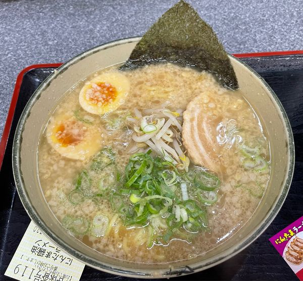 「にんたま醤油ラーメン ￥720」@ゆにろーず つくば店の写真