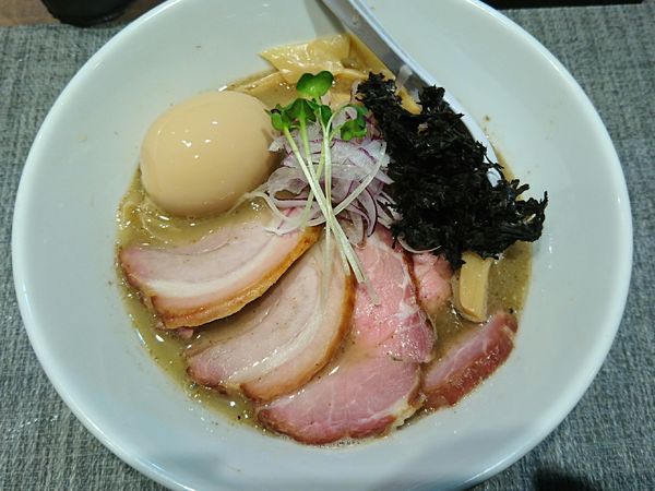 「【限定】煮干しそば、特製盛」@麺屋 必道の写真