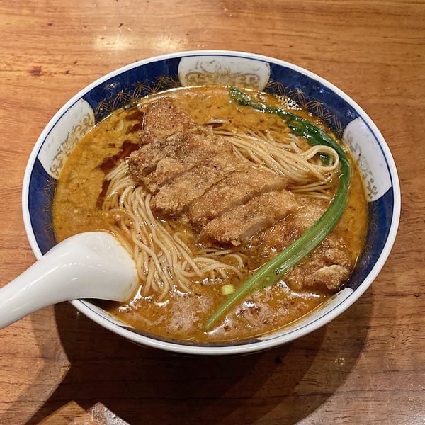 「排骨担々麵(ぱいこうだんだんめん)」@支那麺 はしご 銀座本店の写真