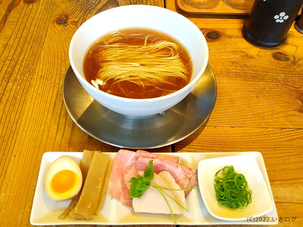 「鶏そばClassic」@らぁ麺 めん奏心の写真