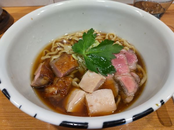「ラーメン＋得肉三種」@らーめん かねかつの写真