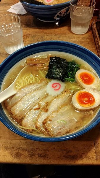 「塩ラーメン+チャーシュー+味玉」@函館らーめん 大門の写真