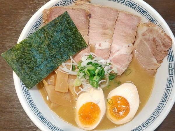 「焼豚らーめん（味付玉子入り）」@らーめん はやしの写真