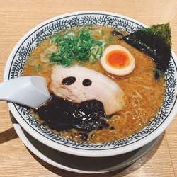 熟成醤油とんこつラーメン黒