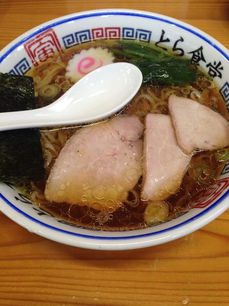 「手打ち中華そば+煮卵（780円）」@とら食堂の写真