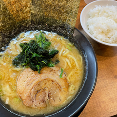 横浜家系ラーメン 安浦家の画像