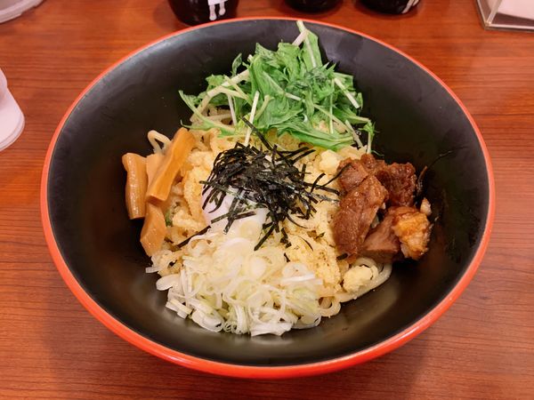 「温玉チーズ油そば」@だるまのめ 本厚木店の写真