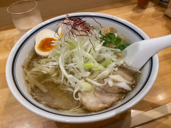 「くろおびラーメン(塩🧂ねぎ)」@利尻昆布ラーメン くろおび 六本木店の写真