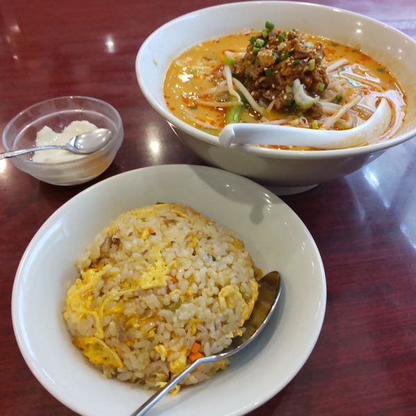 「濃厚坦々麺・半チャーハンセット（￥880）」@元気餃子酒場 京急蒲田店の写真