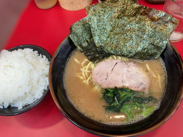「ラーメン並」@横浜ラーメン 山本家の写真