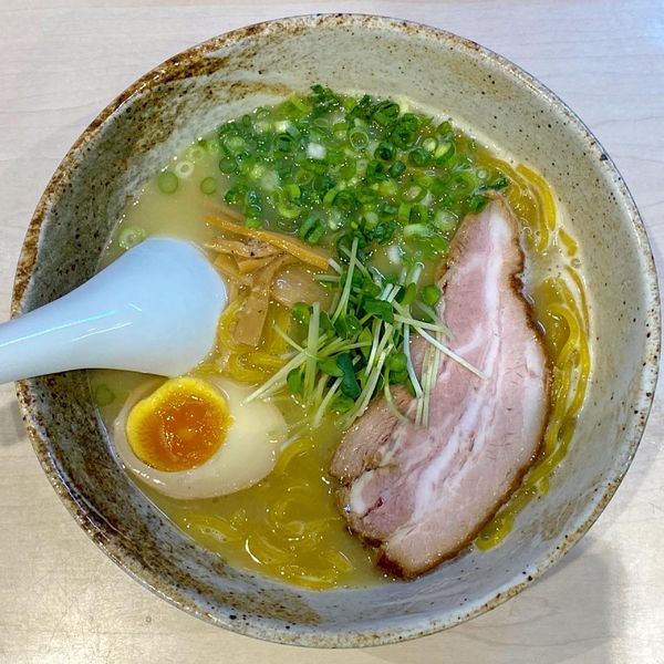 「塩らぁめん ¥830」@麺や けせらせらの写真