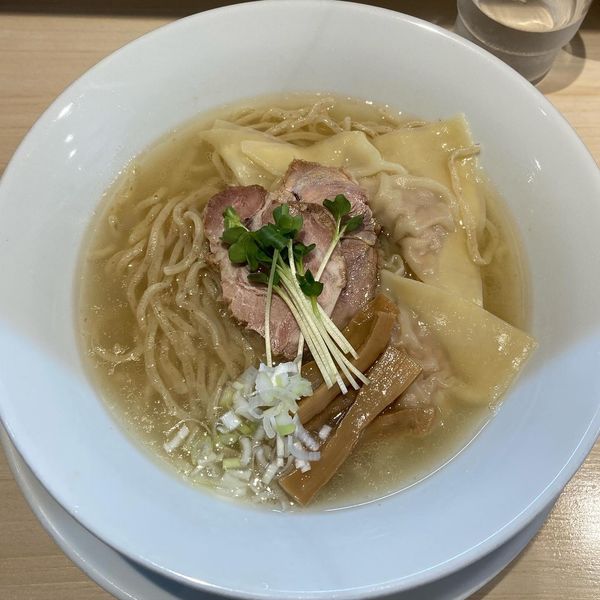 「燈 塩ワンタンそば 1100円」@麺匠 燈の写真