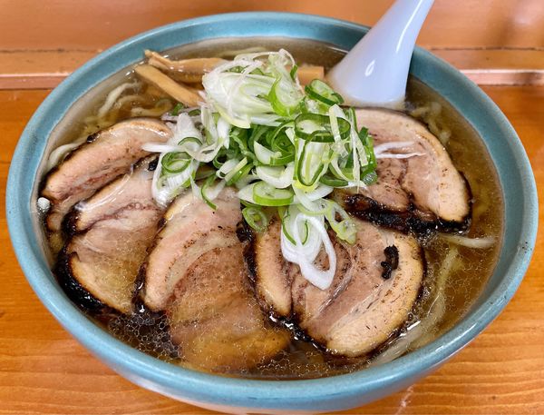 「豚バラチャーシューメン」@手打ちらーめん かえでの写真