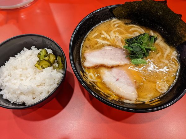 「ラーメン+ライス」@ラーメン家 がんくろの写真